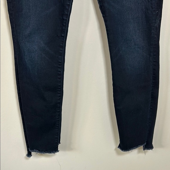 MOTHER Jean Stunner Zip Two Step Fray Last Call Dark Wash Sz 27 - Picture 6 of 16